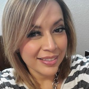 Meet your Posher, Vanessa